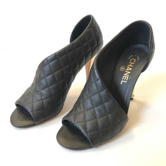 Chanel CC Logo Quilted Matelasse D'Orsay Heels Womens 39 8.5 Black Gold Leather - Picture 6 of 15